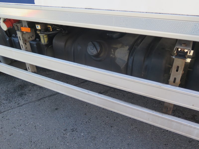 DAF DAF LF 260 SCHLAD. SKŘÍN LAMBERT. MAN.