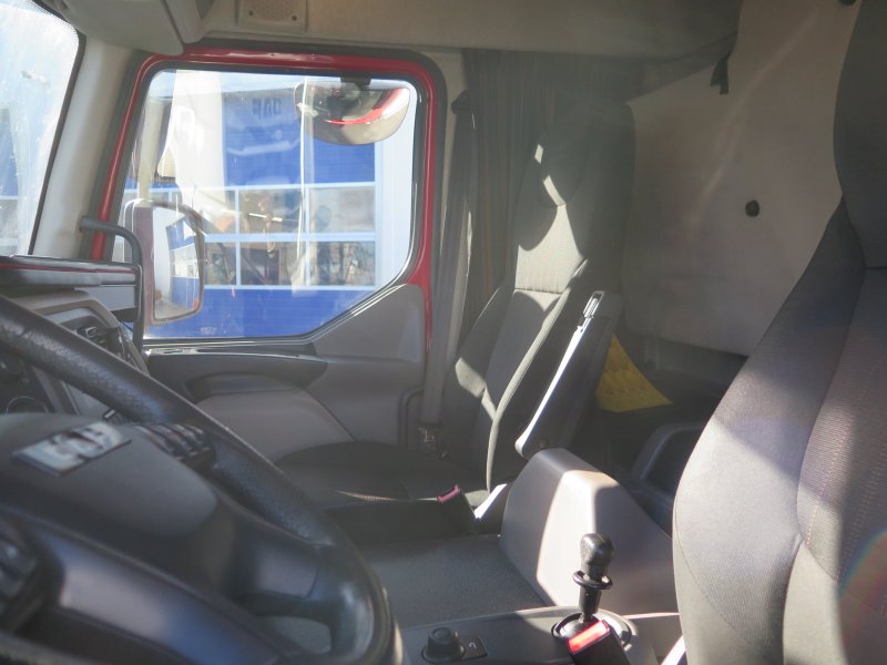 DAF DAF LF 260 SCHLAD. SKŘÍN LAMBERT. MAN.