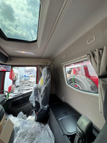 DAF XFC 530 FAD 8x4 sklápěč S3 VS-MONT