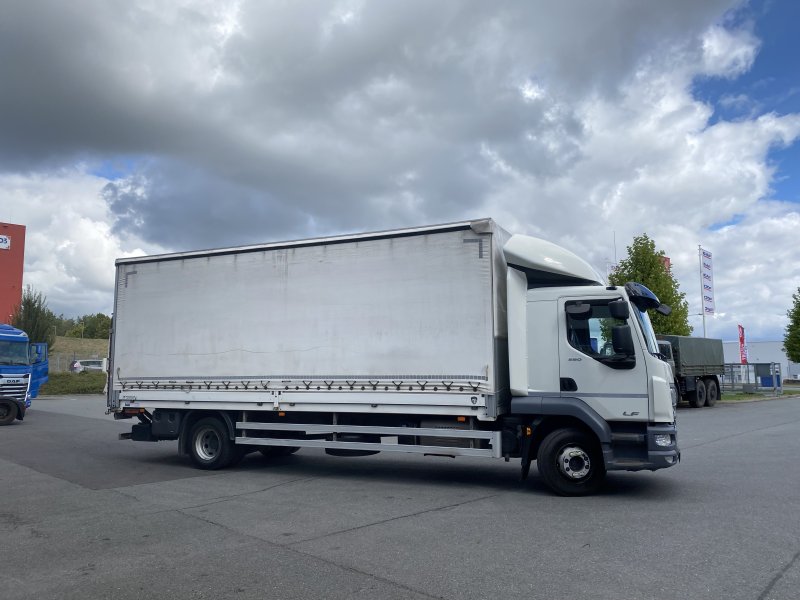 DAF LF 260 16T Valník s plachtou + čelo